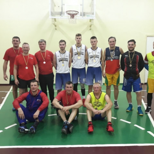 Draugiškos mokytojų ir buvusių mokinių krepšinio varžybos