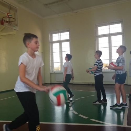 Salduvės progimnazijos 5b ir 5c klasių mokiniai dalyvauja sporto projekte „Atrask save sporte“